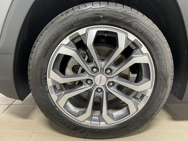 Used 2018 GMC Terrain SLT w/ GMC Pro Grade Package AWD/4WD image 7