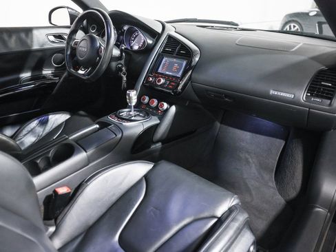 Used 2012 Audi R8 V10 w/ Enhanced Leather Pkg image 19
