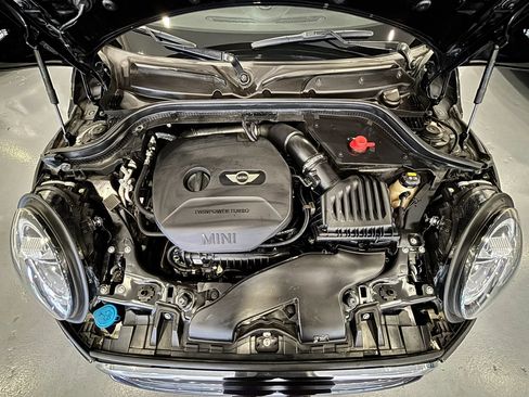 Used 2019 MINI Cooper 2-Door Hardtop w/ Premium Package FWD image 38
