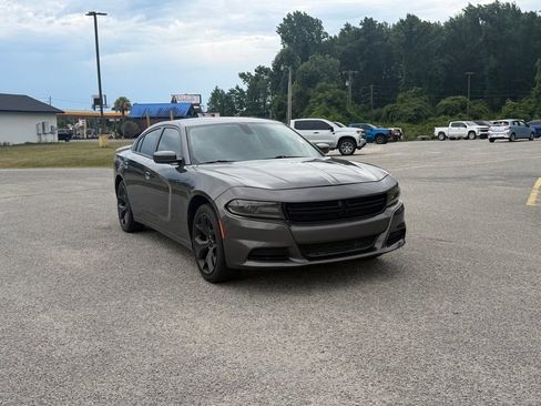 Used 2020 Dodge Charger SXT w/ Leather Interior Group RWD image 1