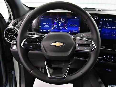 New 2026 Chevrolet Equinox LT w/ LPO, Floor Liner Package image 17