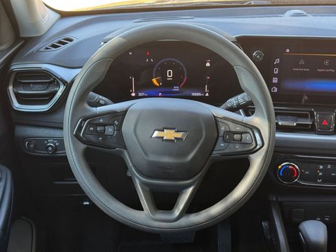 Used 2025 Chevrolet TrailBlazer LT image 28