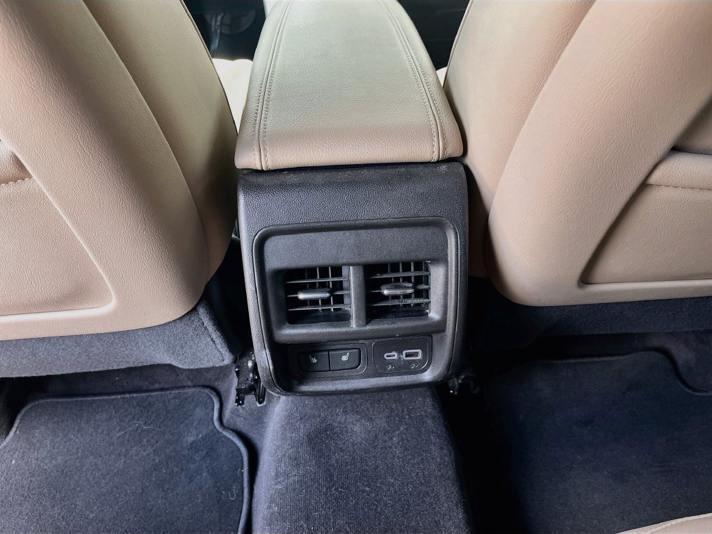 Used 2025 Cadillac XT4 Premium Luxury FWD image 26