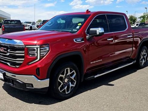 Used 2023 GMC Sierra 1500 SLT w/ SLT Premium Package AWD/4WD image 4