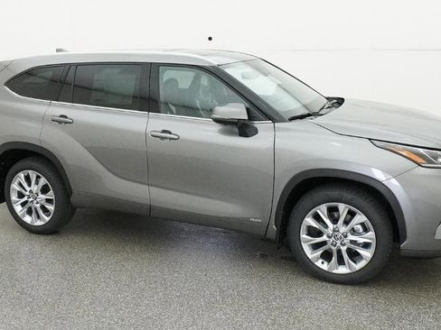 New 2026 Toyota Highlander Limited AWD/4WD image 14