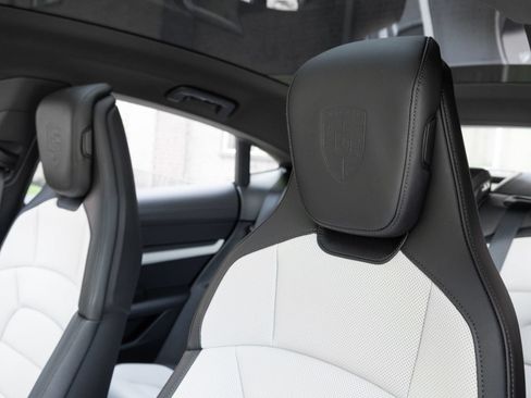 Certified 2026 Porsche Taycan AWD/4WD image 24