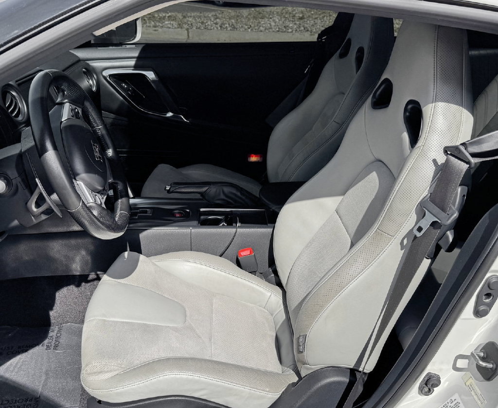 Used 2009 Nissan GT-R Premium AWD/4WD image 13