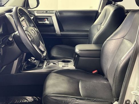 Used 2014 Toyota 4Runner Limited image 13