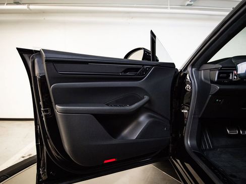 Certified 2025 Porsche Macan Turbo Electric image 24