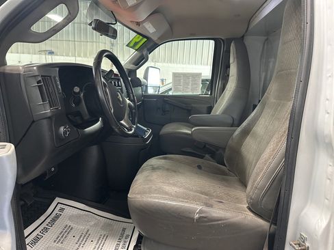 Used 2019 Chevrolet Express 3500 w/ Power Convenience Package image 4