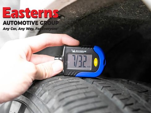 Used 2022 Jeep Grand Cherokee Overland AWD/4WD image 32