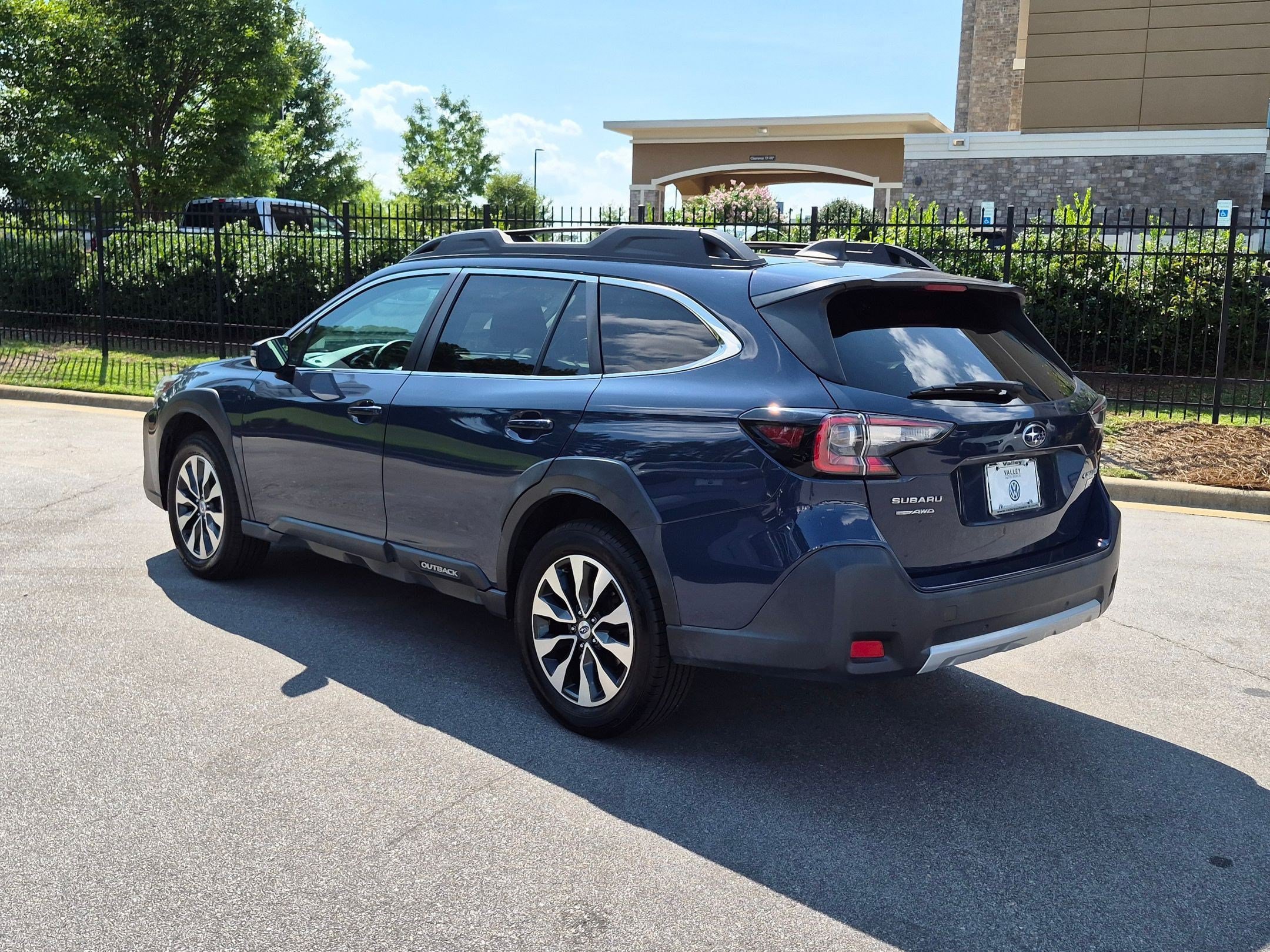 Used 2023 Subaru Outback Limited AWD/4WD image 5