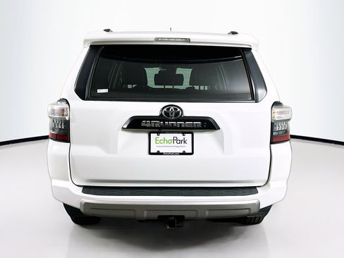 Used 2024 Toyota 4Runner TRD Off-Road Premium image 7