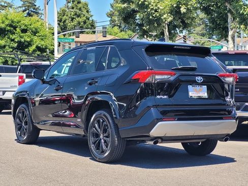 Certified 2022 Toyota RAV4 SE w/ Convenience Package AWD/4WD image 8
