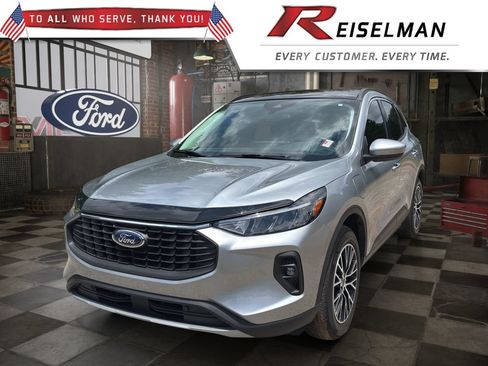 Certified 2023 Ford Escape SE FWD image 1