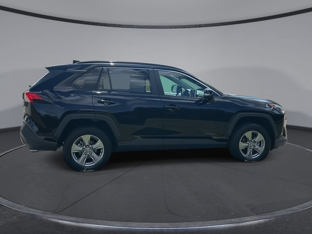 Used 2025 Toyota RAV4 XLE FWD image 9
