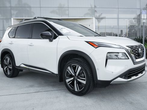 Used 2022 Nissan Rogue Platinum w/ Head-Up Display Package image 3