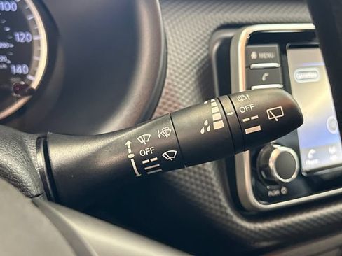 Used 2022 Nissan Kicks S FWD image 31