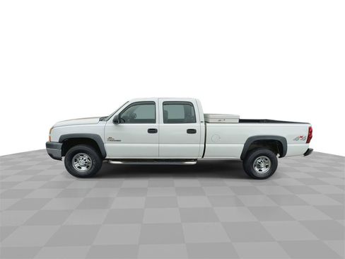 Used 2006 Chevrolet Silverado 2500 LS w/ Skid Plate Package image 5