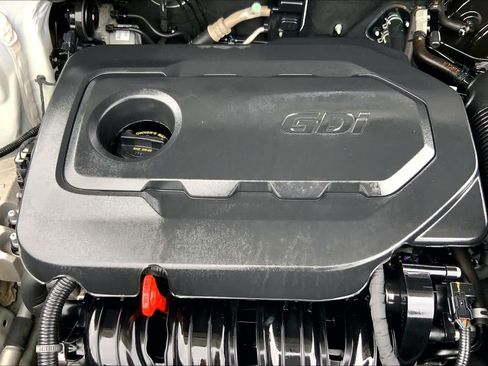 Used 2017 Hyundai Santa Fe Sport FWD image 32