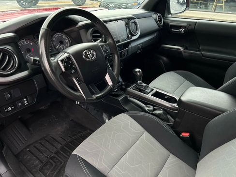 Used 2021 Toyota Tacoma TRD Off-Road w/ Technology Package image 8