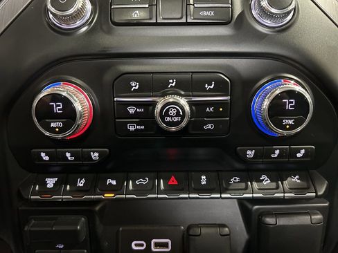 Used 2023 GMC Sierra 2500 Denali w/ Denali Ultimate Package image 30