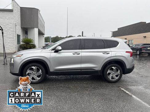 Used 2023 Hyundai Santa Fe SE FWD image 2