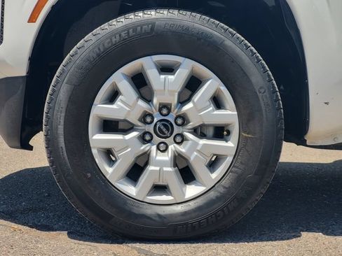 Certified 2024 Nissan Frontier SV w/ SV Convenience Package AWD/4WD image 7