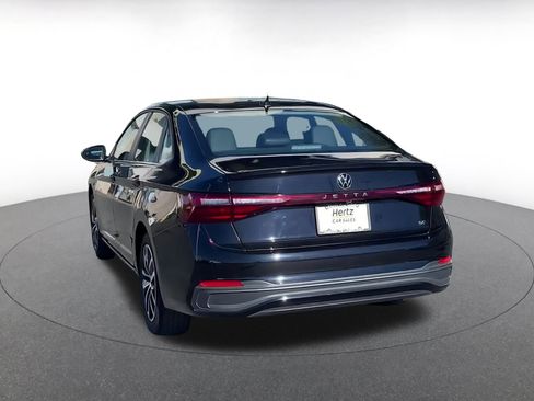 Used 2025 Volkswagen Jetta SE image 14