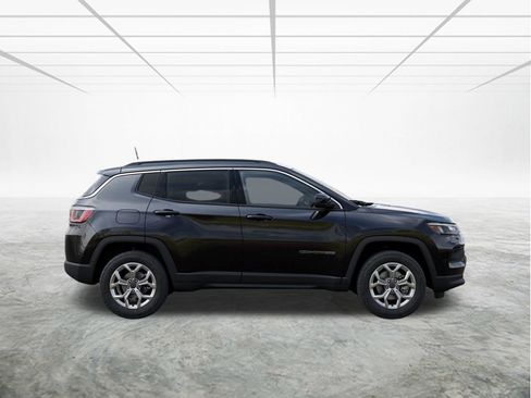 New 2025 Jeep Compass Latitude w/ Sun & Sound Group image 22