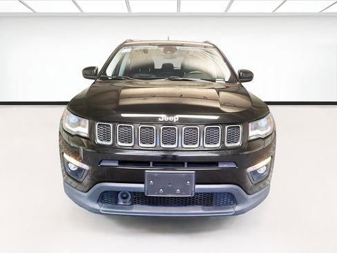 Used 2018 Jeep Compass Latitude w/ Popular Equipment Group FWD image 2