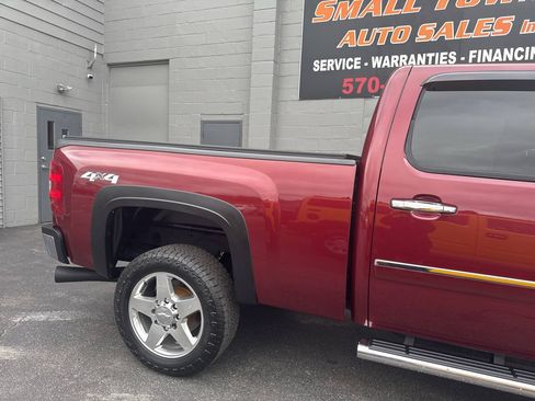 Used 2014 Chevrolet Silverado 2500 LT w/ Custom Sport Truck Package AWD/4WD image 10