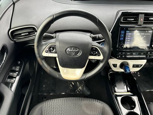 Used 2017 Toyota Prius Three image 18