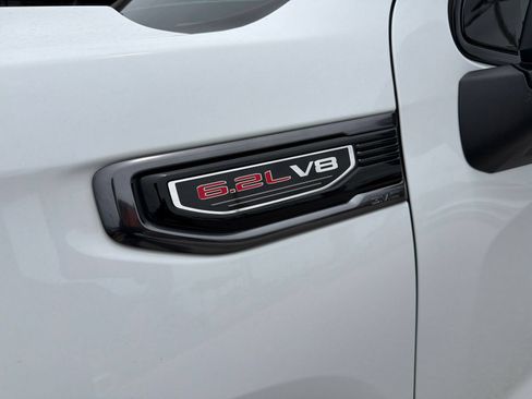 Used 2024 GMC Sierra 1500 AT4 w/ Technology Package AWD/4WD image 12