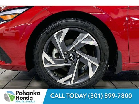 Used 2024 Hyundai Elantra Limited image 8