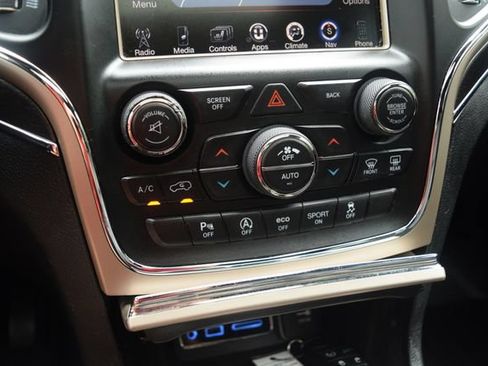 Used 2017 Jeep Grand Cherokee Limited w/ Trailer Tow Group IV AWD/4WD image 11