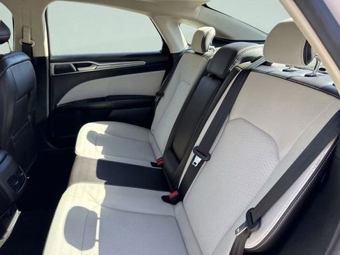 Used 2020 Ford Fusion SE w/ Equipment Group 151A image 27