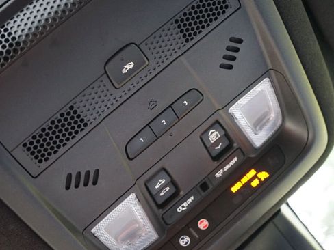 Used 2020 Cadillac XT6 Premium Luxury w/ Platinum Package image 24