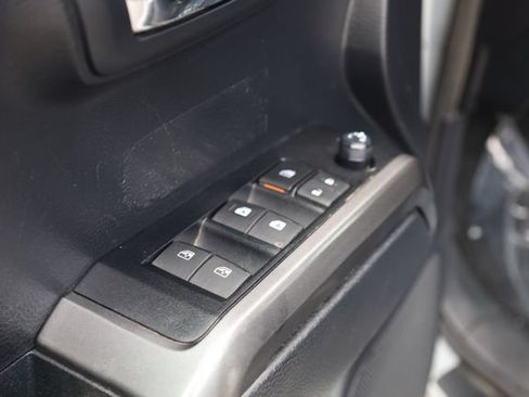 Used 2020 Toyota Tacoma TRD Off-Road w/ TRD Premium Off Road Package AWD/4WD image 15