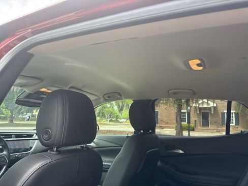 Used 2023 Buick Encore GX Select w/ Sport Touring Package image 9