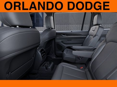 New 2025 Jeep Grand Cherokee L Limited w/ Luxury Tech Group II RWD image 23