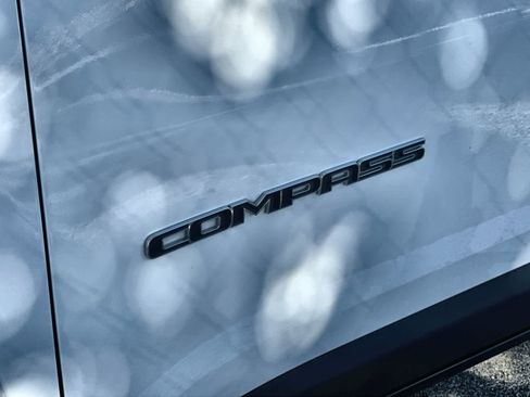 Used 2022 Jeep Compass Latitude image 7