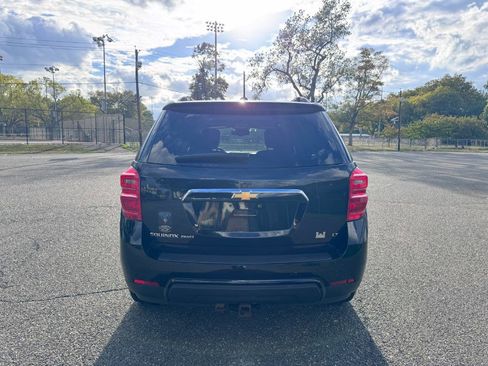 Used 2017 Chevrolet Equinox LT image 6