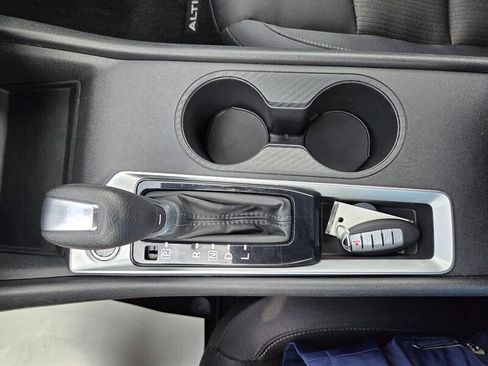 Used 2024 Nissan Altima 2.5 S FWD image 21