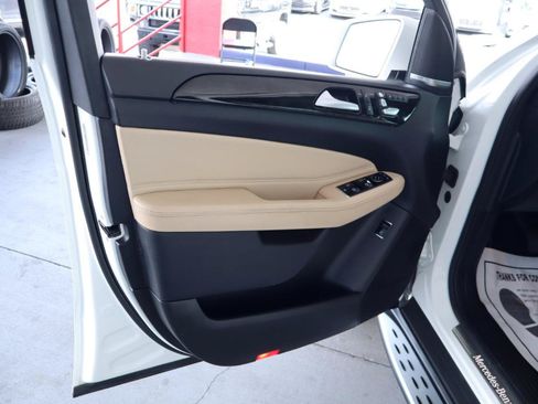 Used 2018 Mercedes-Benz GLS 450 4MATIC w/ Premium Package image 12