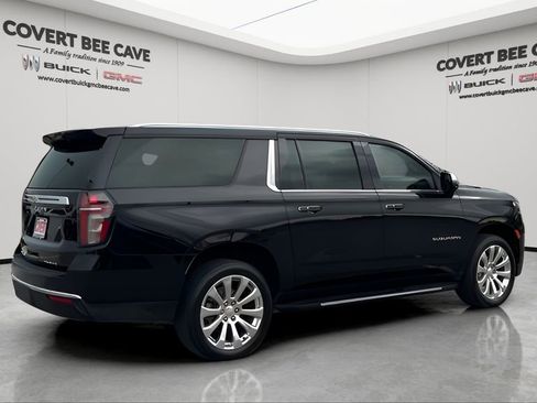 Used 2023 Chevrolet Suburban Premier image 10