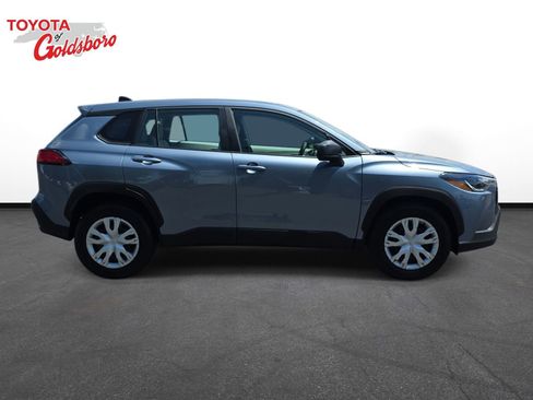 Used 2024 Toyota Corolla Cross L FWD image 4