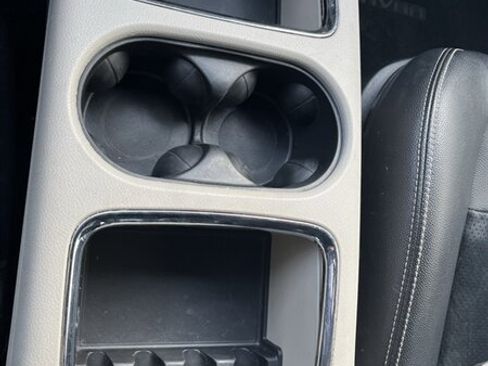 Used 2017 Dodge Grand Caravan SXT image 16