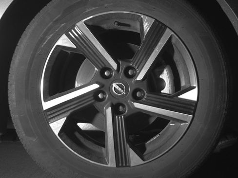 Used 2025 Nissan Sentra SV FWD image 13