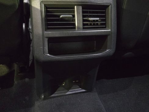 Certified 2021 Volkswagen Atlas Cross Sport SE w/ Panoramic Sunroof Package FWD image 15